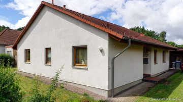 Afferde: verkehrsgünstig gelegen und doch ruhig wohnen!, 31789 Hameln / Afferde, Bungalow